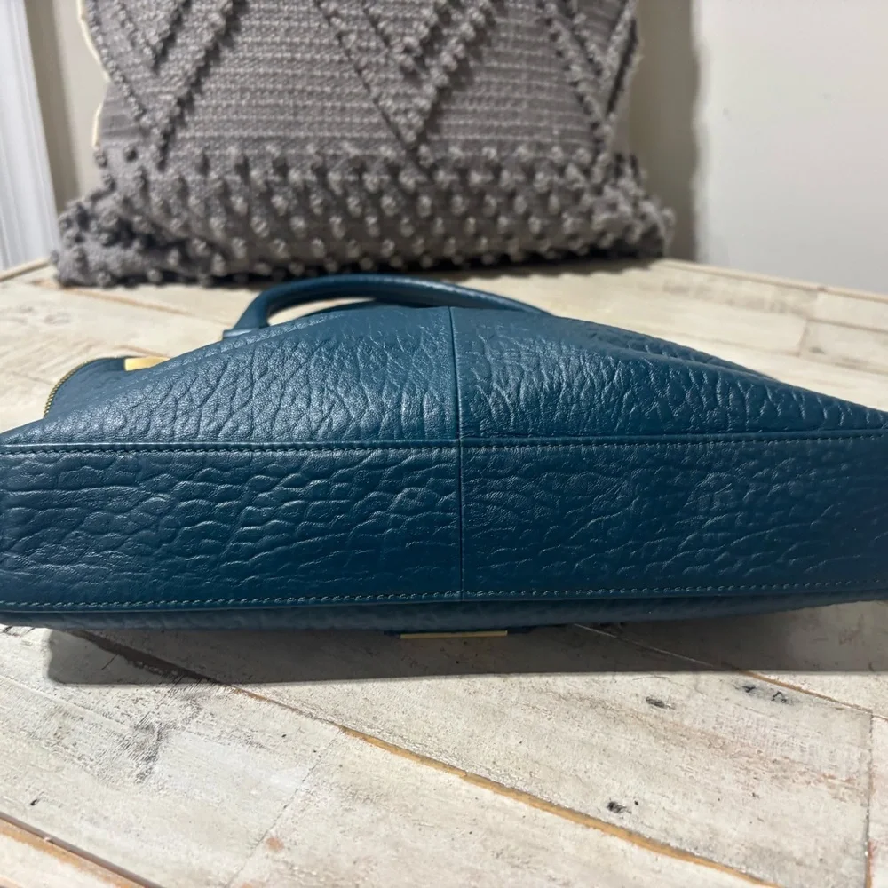 ❤️Lodis by Vince Camuto Teal Handbag - Picture 4 of 8